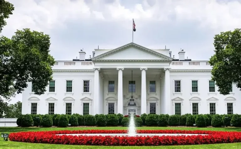 Саміт на Алясці: хто входить до складу делегації США з Трампом
