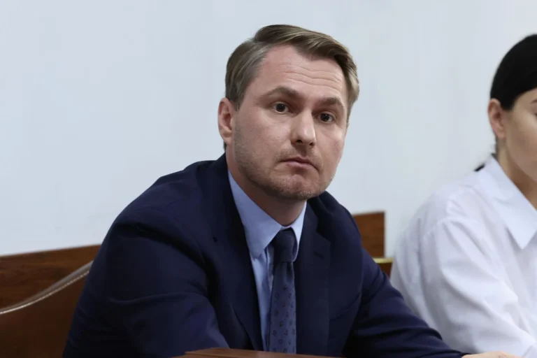 Замість служіння закону - служили грошам: Кравченко повідомив про викриття схеми підробки судових рішень на Донеччині