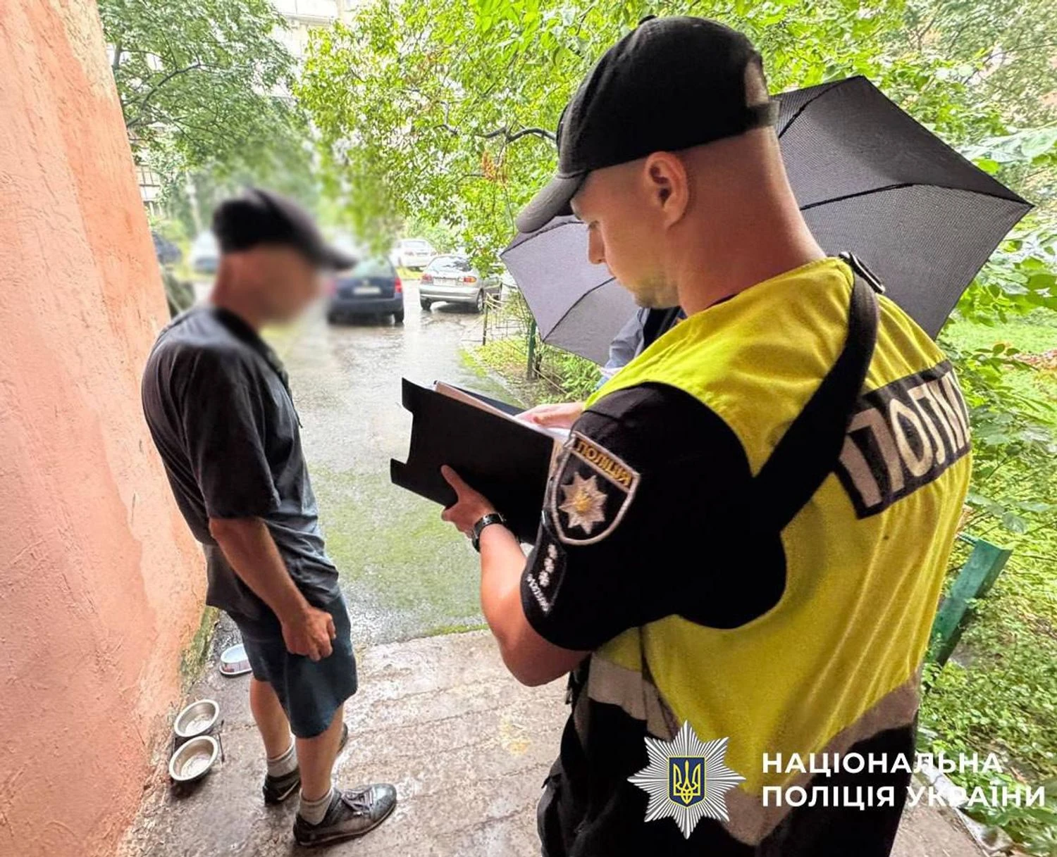 Правоохоронці затримали чоловіка, який кинув гранату в одному з районів Києва