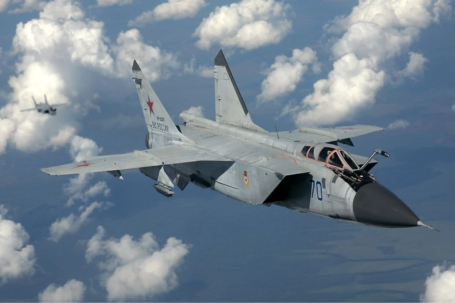 рф підняла у повітря МіГ-31К та здійснила пуски
