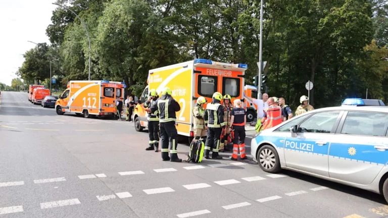 Автомобіль в’їхав у групу дітей та вихователів у Берліні, є постраждалі Українські Національні Новини (УНН)