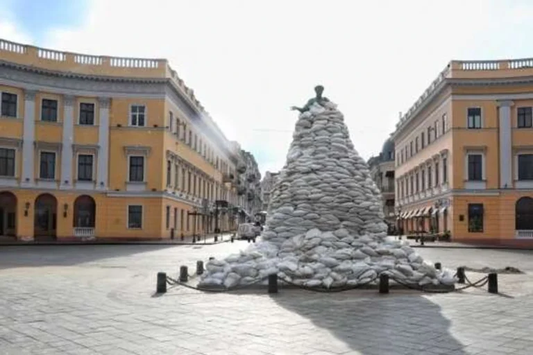 Вибухи пролунали в Одесі на тлі загрози балістики