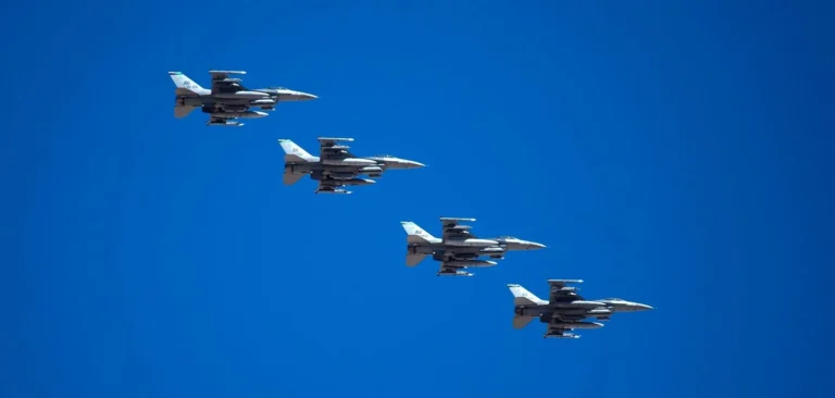 США і Канада підіймали винищувачі на перехоплення російських військових літаків біля Аляски