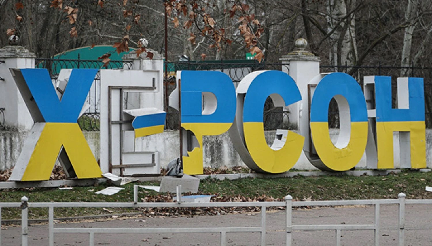 Окупанти обстріляли Корабельний район Херсону: один чоловік загинув, інший поранений