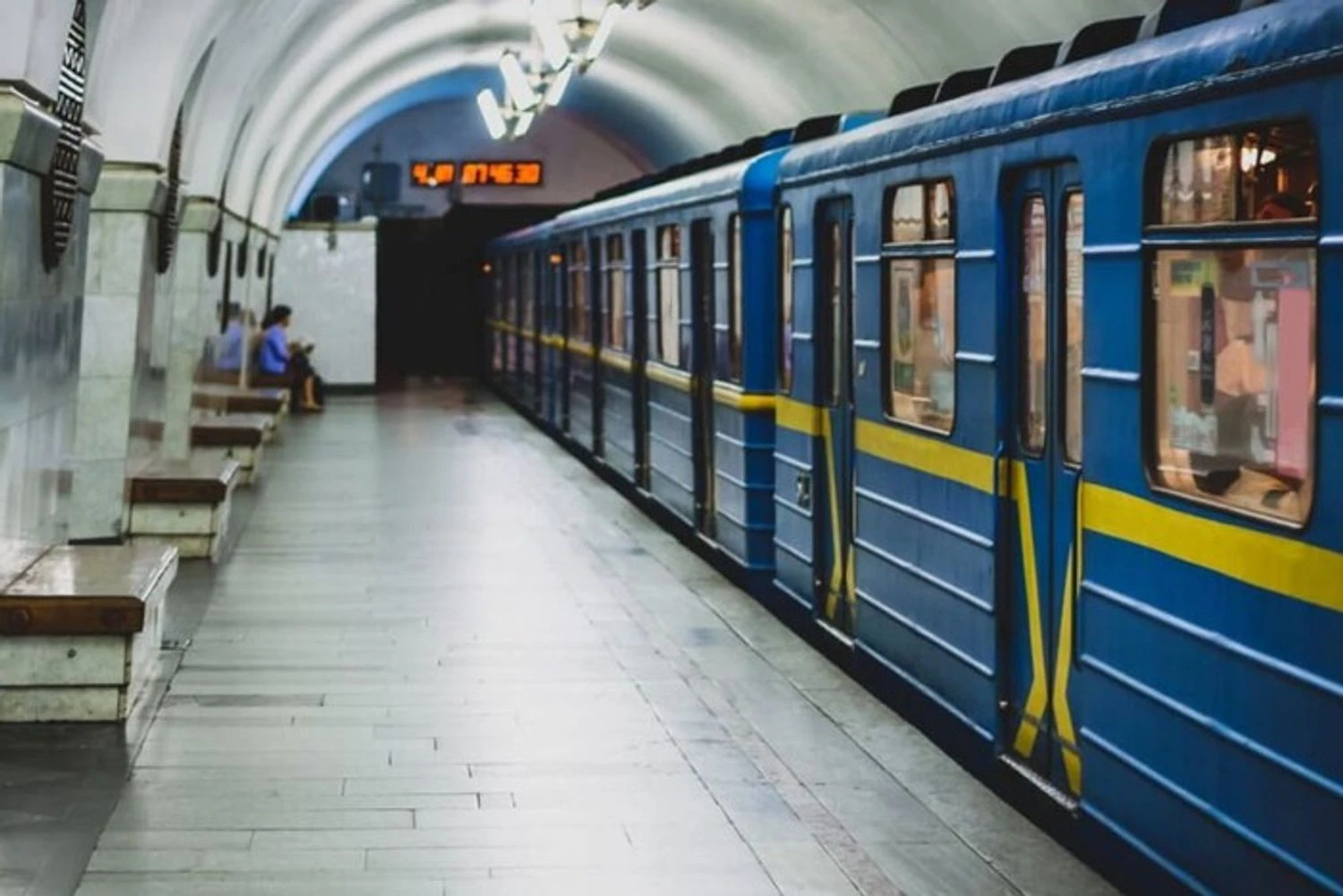 Перерва тривала до хвилини: у столичному метро через перебої на окремих станціях знизилася напруга
